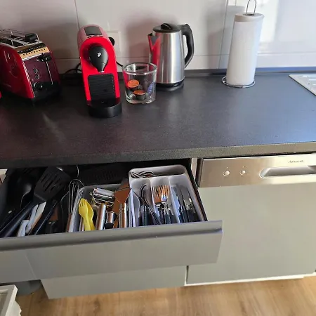 Zentrale Wohnung, Haustiere- Und Kinderfreundlich *