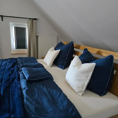 Zentrale Wohnung, Haustiere- Und Kinderfreundlich * Weener