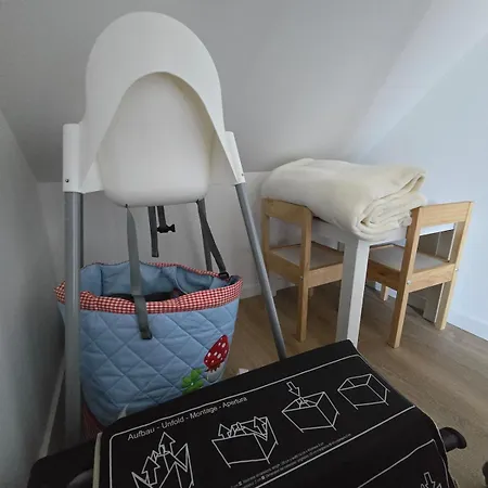 Zentrale Wohnung, Haustiere- Und Kinderfreundlich Lägenhet *