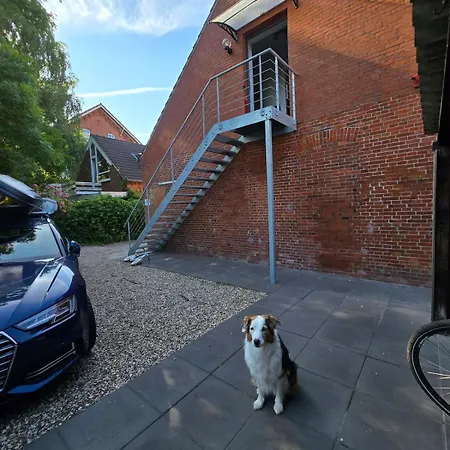 Zentrale Wohnung, Haustiere- Und Kinderfreundlich Weener