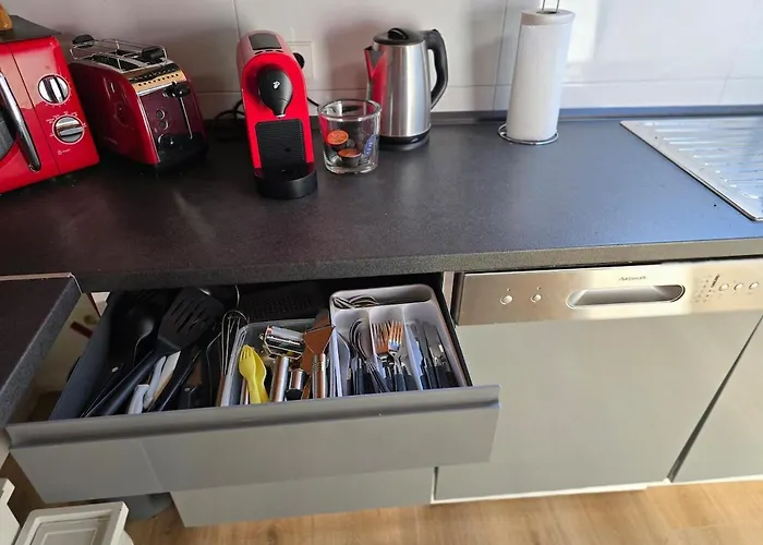 Zentrale Wohnung, Haustiere- Und Kinderfreundlich *