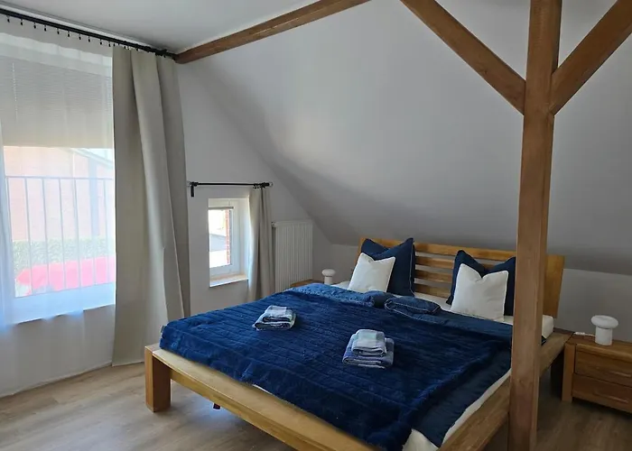 Zentrale Wohnung, Haustiere- Und Kinderfreundlich * Weener